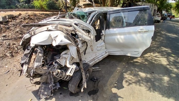 Road accident on Thane Eastern Expressway Highway