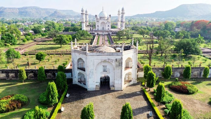 bibi-ka-maqbara-chhatrapati-sambhaji-nagar-maharashtra-attr-hero-2