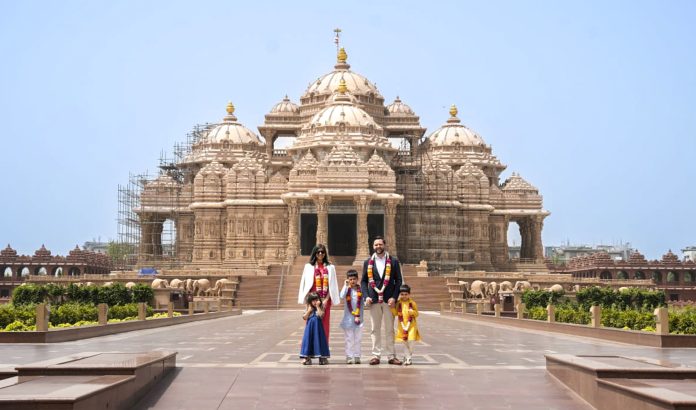 JD Vance visits Akshardham temple