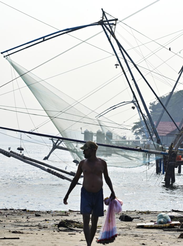 Standalone: Fishermen at Kochi port