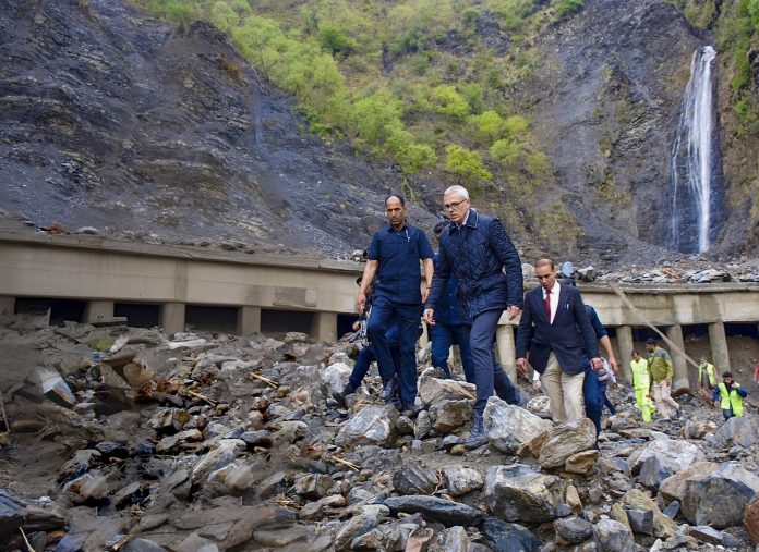 Omar Abdullah inspects lanslide-affected area