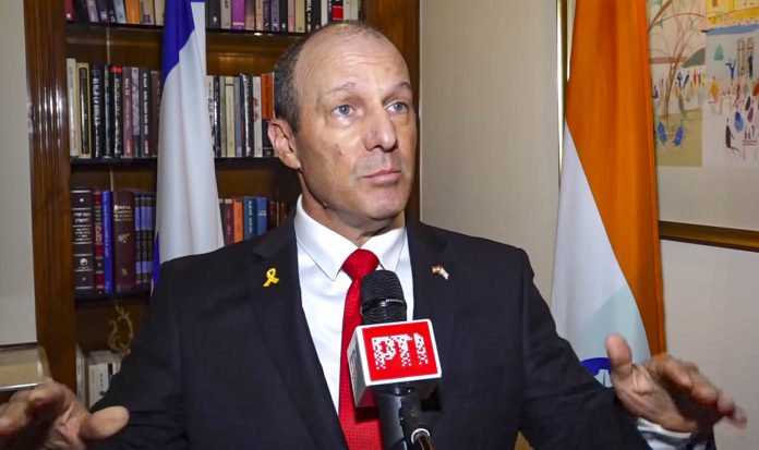 Israeli convoy talks to PTI