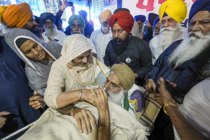 Protest against missing 'saroops' of Guru Granth Sahib