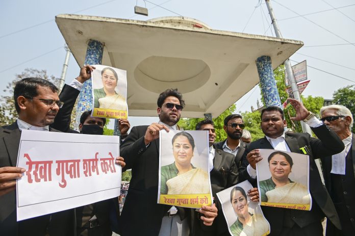 Allahabad High Court lawyers protest