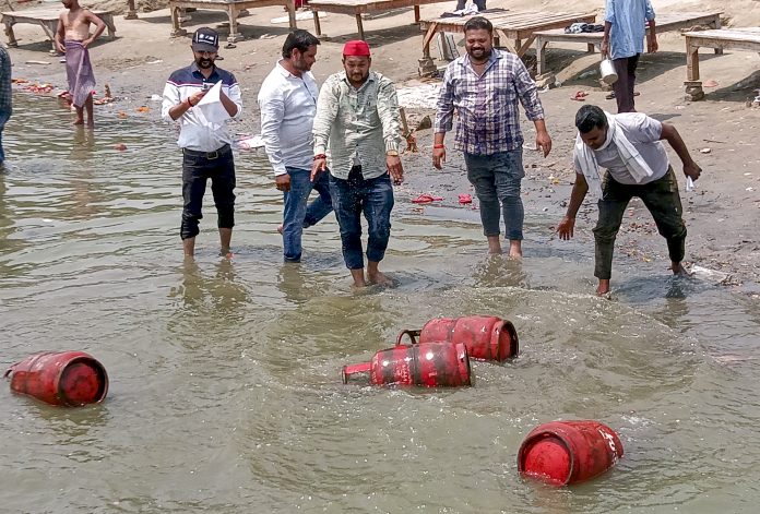 Protest against LPG price hike