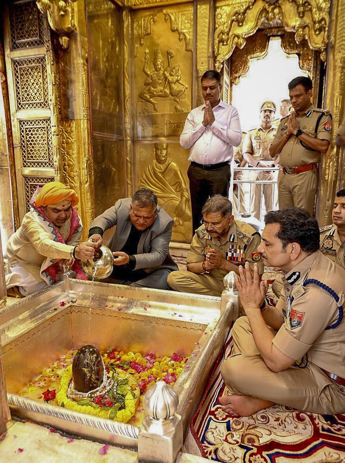 UP Chief Secretary and DGP in Varanasi