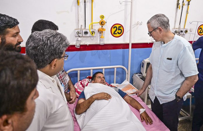 Indo-Pak Conflict: J-K CM visits a hospital in Baramulla