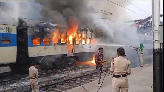 Fire in stationary train near Bihar's Kishanganj station, no casualty