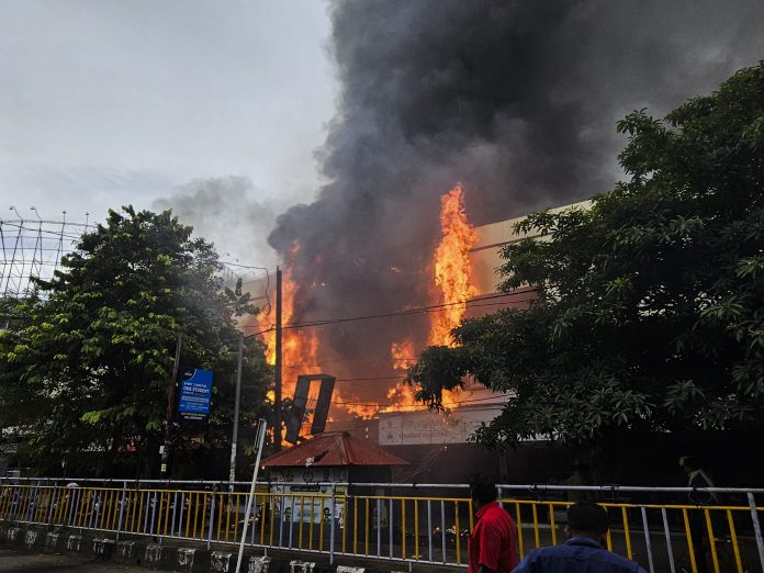 Massive blaze at textile hub near Kerala's Kozhikode bus stand