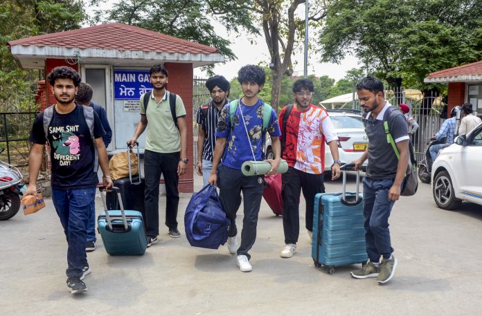 Indo-Pak Conflict: Students leave for their homes from Patiala