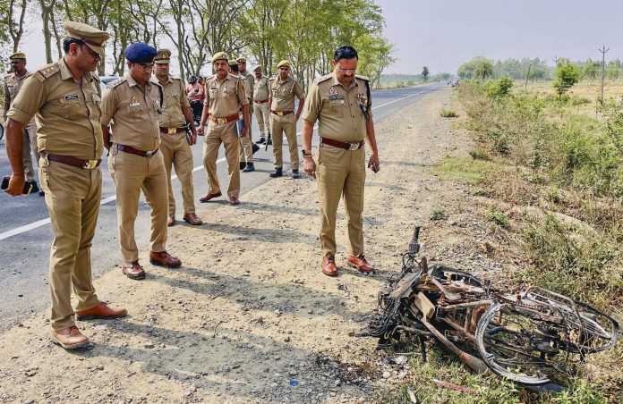 6 killed as motorcycle and car collide in Shahjahanpur