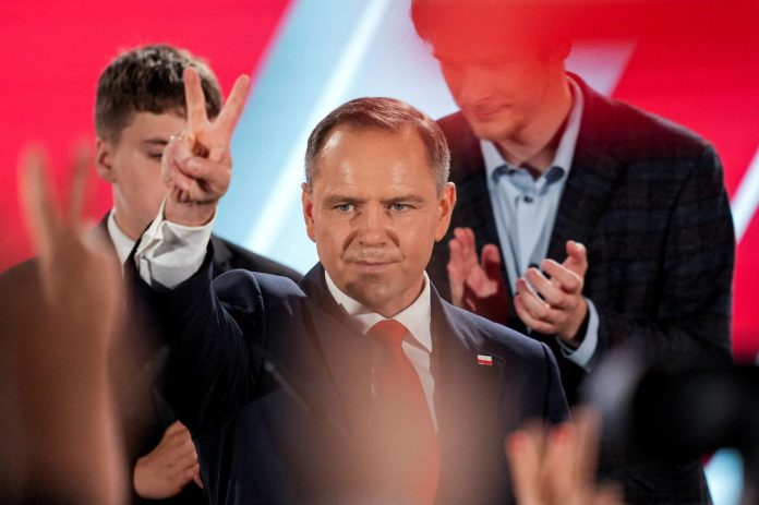 2025-06-02T043845Z_653398667_RC2VTEA8666R_RTRMADP_3_POLAND-ELECTION.jpg