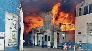 Fire erupts at paint factory, godown in Bengal's Barasat