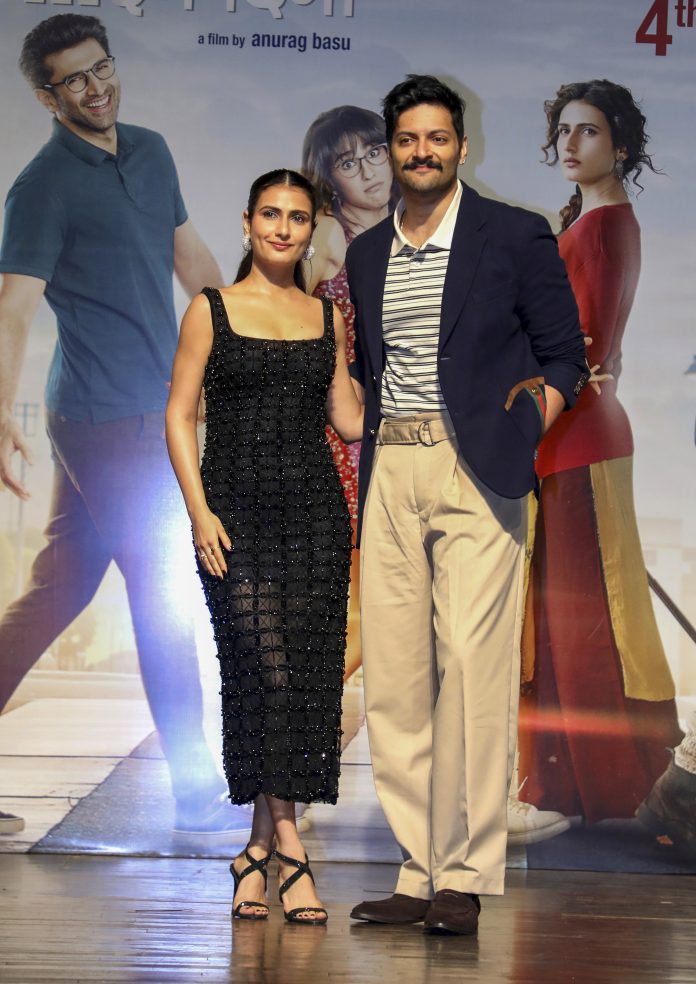 Metro
In Dino trailer launch