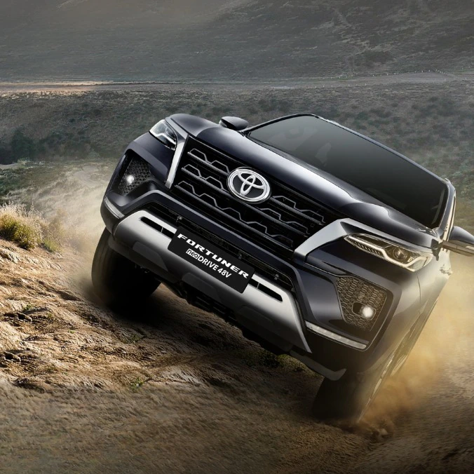 fortuner-hybrid-023823321-1x1 fortuner