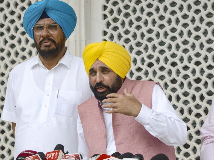 Punjab CM meets SGPC President in Amritsar