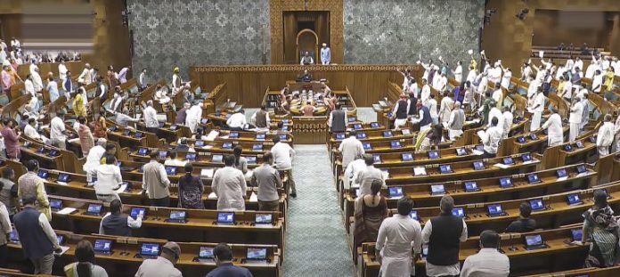 UnqwohMw-breaking_news-768x343