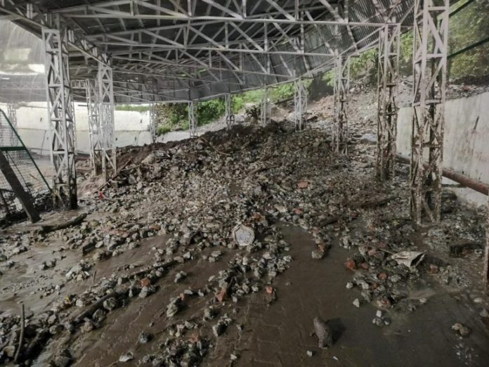 amvFV1sk-breaking_news-768x576