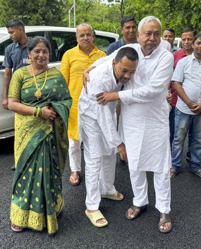 Bihar CM gives blessings to his son on his birthday in Patna