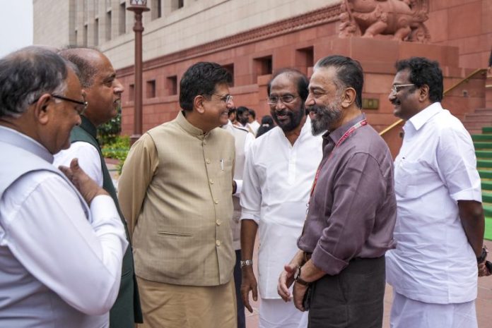 gMlyqqQH-breaking_news-768x513