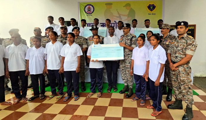 66 Naxalites surrender in 5 districts of Chhattisgarh