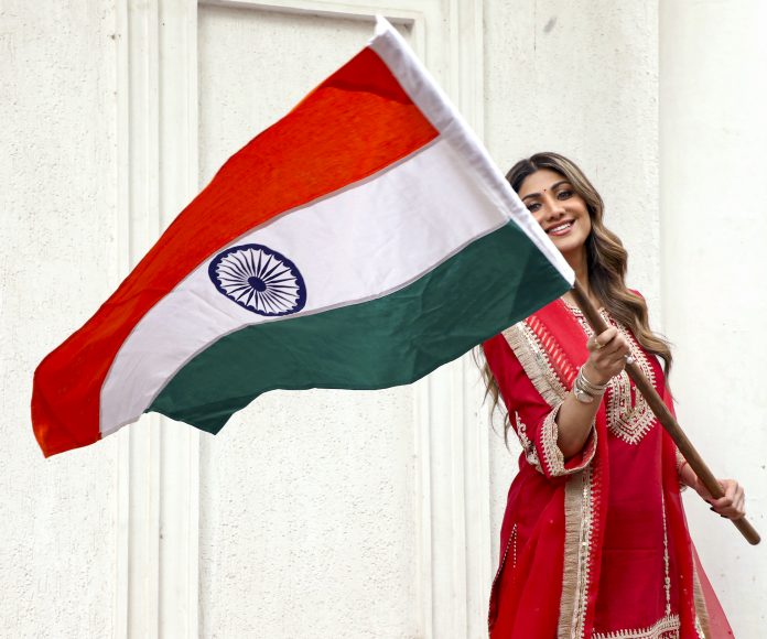 Shilpa Shetty celebrates I-Day eve in Mumbai