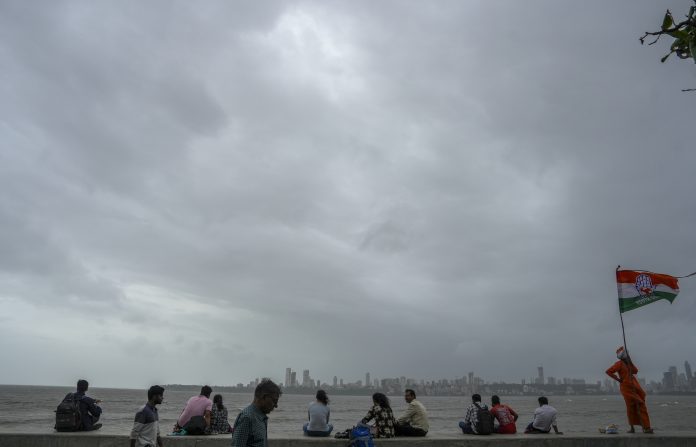 Weather: Rain in Mumbai