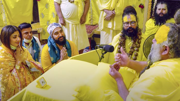 Shilpa Shetty, Raj Kundra meet Premanand Maharaj