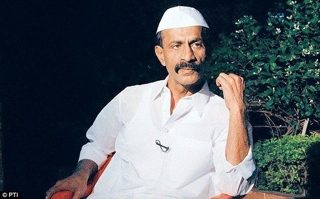 Gangster Arun Gawli walks out of Nagpur jail after 17 years