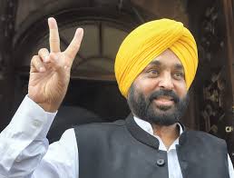 Singer Aulakh demands loan waiver for small farmers; considering it, says Punjab CM