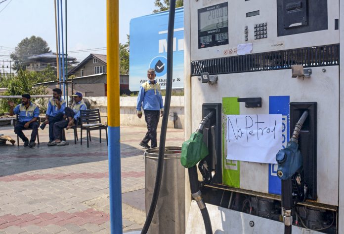 Petrol shortage in Srinagar