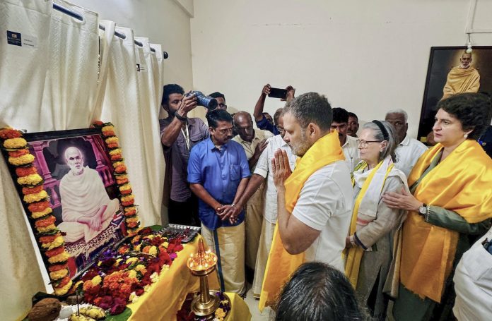 Sonia Gandhi, Rahul, Priyanka in Wayanad