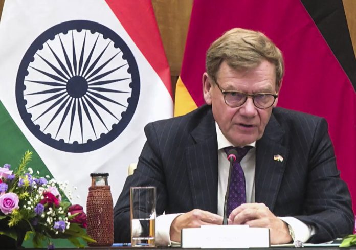 German FM addresses media