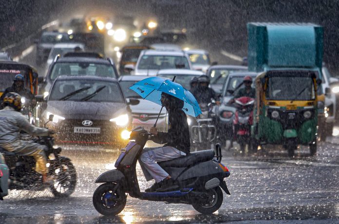 Weather: Rain in Bengaluru