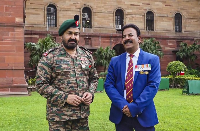 Honorary Lt Col Mohanlal meets Gen Upendra Dwivedi