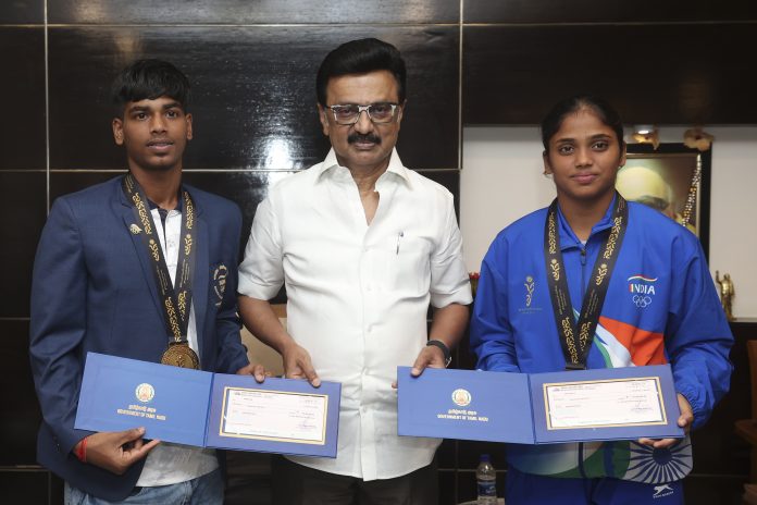 MK Stalin felicitates Kabaddi players