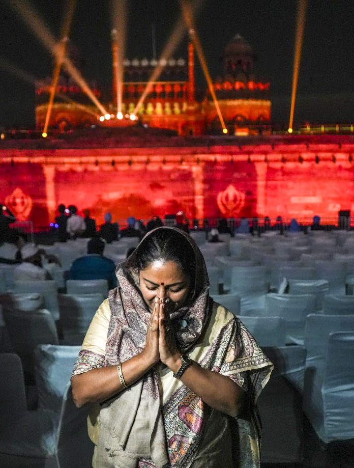Rekha Gupta reviews preparations at Red Fort