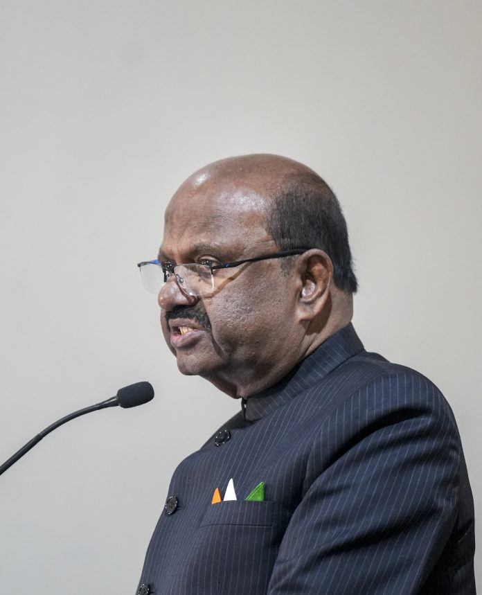 CV Ananda Bose with Mukti Jodhas at felicitation event in Kolkata
