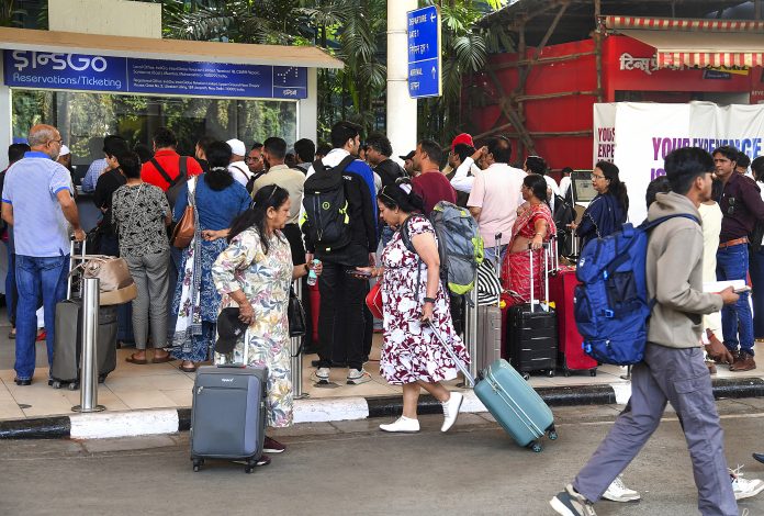 IndiGo disruptions: over 400 flights cancelled