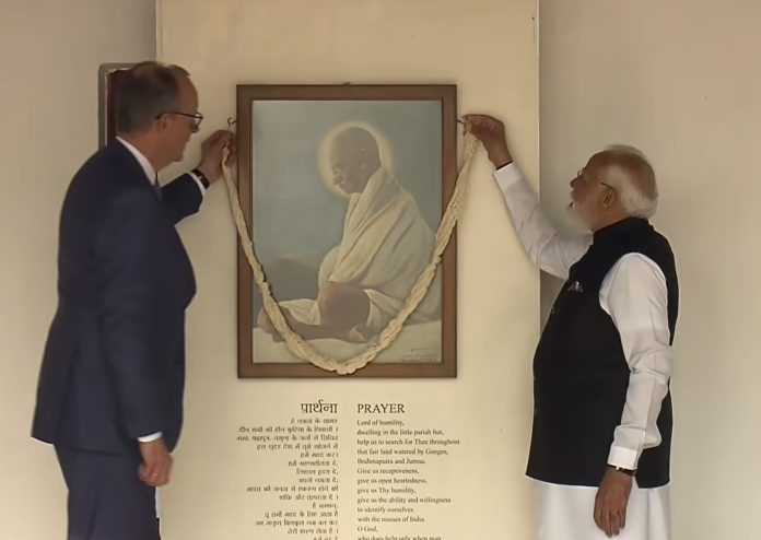 German Chancellor, Modi at Gandhi ashram