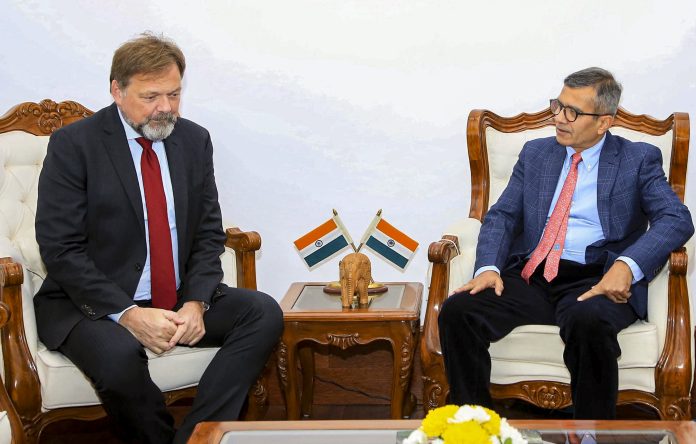 Defence Secretary meets German Ambassador