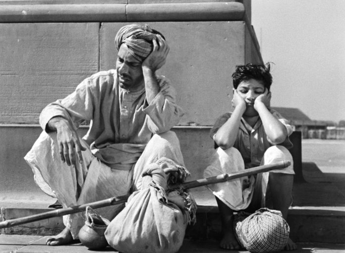 A still from the movie "Do Bigha Zamin"