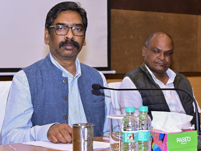 Hemant Soren chairs a meeting
