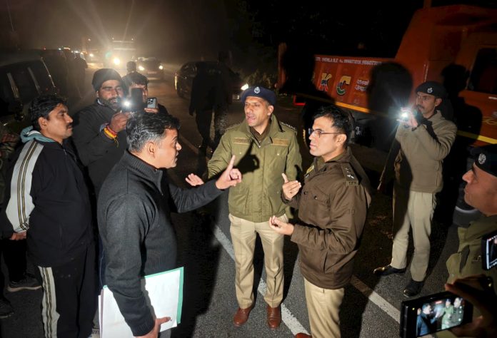 Ugly standoff between Delhi and Shimla police