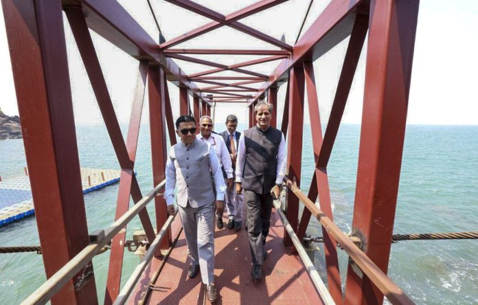 Pramod Sawant inspects Sagar Setu