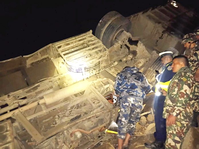 Nepal: 18 killed and several injured in bus accident