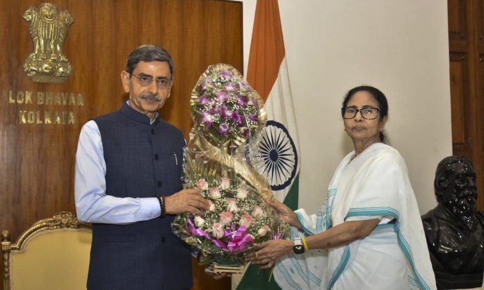 R. N. Ravi with Mamata Banerjee
