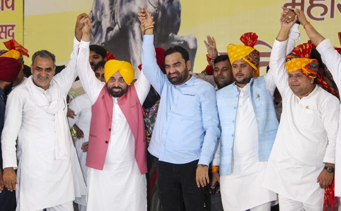 Punjab CM at a public meeting in Meerut