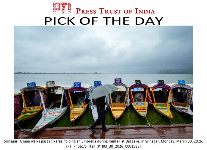 Weather: Rain in Srinagar