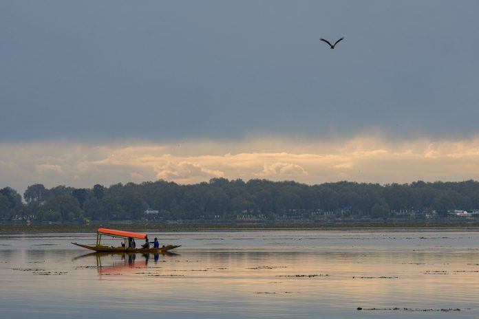 Weather: Cloudy day in Srinagar